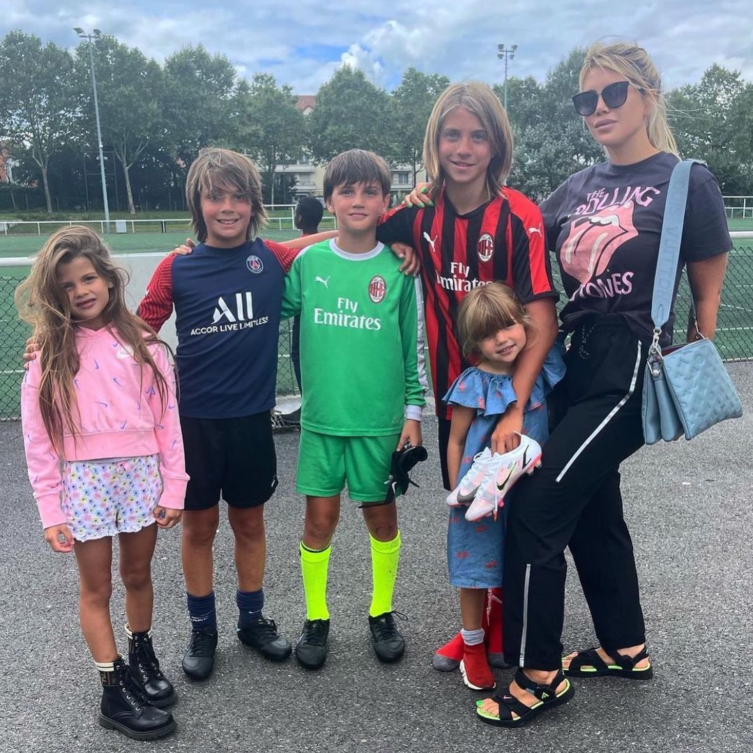 Wanda Nara with kids