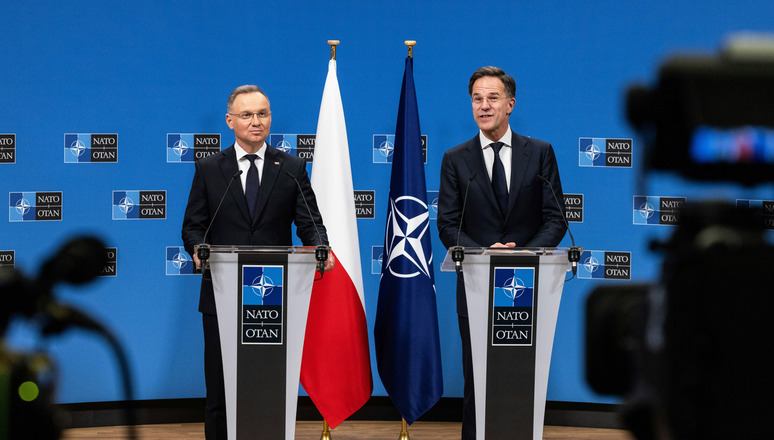 president of poland visits nato